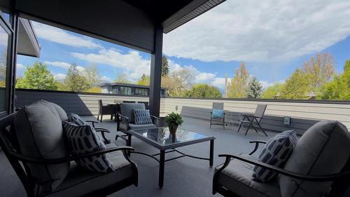 338 Burne Avenue, Kelowna, BC - Outdoor With Deck Patio Veranda With Exterior