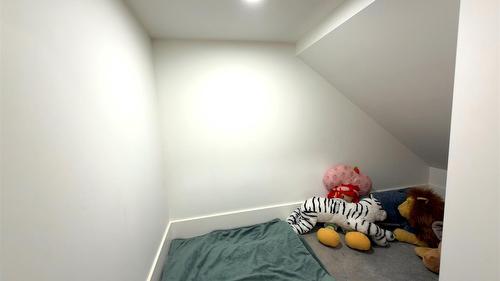 338 Burne Avenue, Kelowna, BC - Indoor Photo Showing Other Room