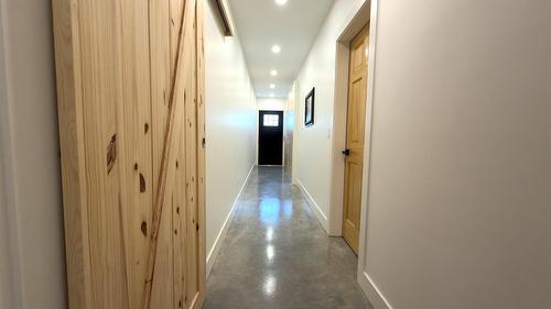 338 Burne Avenue, Kelowna, BC - Indoor Photo Showing Other Room