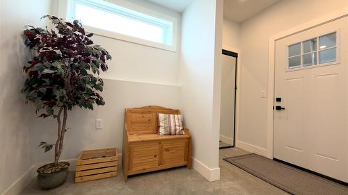 338 Burne Avenue, Kelowna, BC - Indoor Photo Showing Other Room