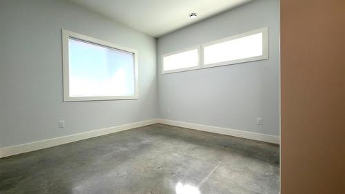338 Burne Avenue, Kelowna, BC - Indoor Photo Showing Other Room