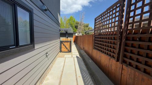 338 Burne Avenue, Kelowna, BC - Outdoor With Exterior