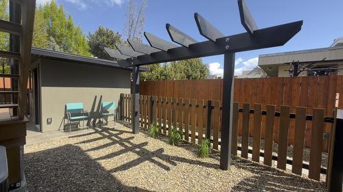 338 Burne Avenue, Kelowna, BC - Outdoor