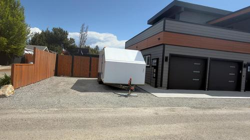 338 Burne Avenue, Kelowna, BC - Outdoor