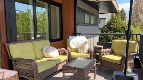 338 Burne Avenue, Kelowna, BC - Outdoor With Deck Patio Veranda With Exterior