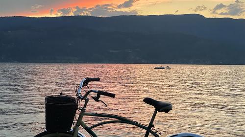 338 Burne Avenue, Kelowna, BC - Outdoor With Body Of Water With View