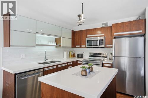 314 1303 Paton Crescent, Saskatoon, SK - Indoor Photo Showing Kitchen With Stainless Steel Kitchen With Double Sink With Upgraded Kitchen