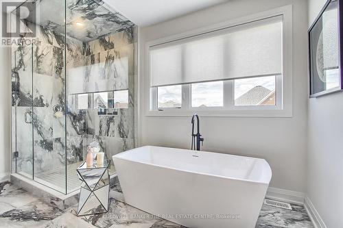 92 Maple Fields Circle, Aurora, ON - Indoor Photo Showing Bathroom