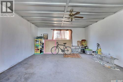 211 Main Street, Vibank, SK - Indoor Photo Showing Garage
