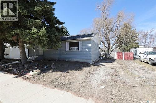 211 Main Street, Vibank, SK - Outdoor