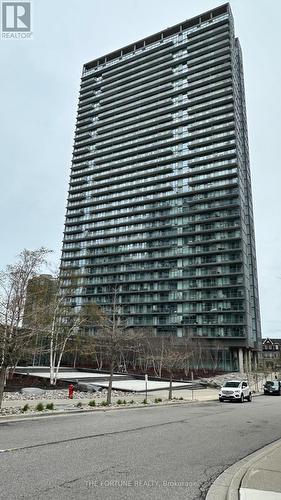 3213 - 105 THE QUEENSWAY AVENUE  Toronto, ON M6S 2A2