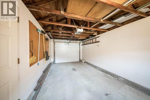 1734 Third Avenue, Trail, BC - Indoor Photo Showing Garage