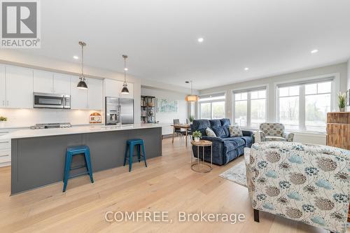 663 Putney Crescent, Ottawa, ON - Indoor Photo Showing Other Room