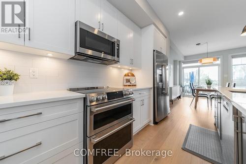 663 Putney Crescent, Ottawa, ON - Indoor Photo Showing Kitchen With Stainless Steel Kitchen With Upgraded Kitchen