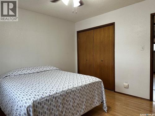 606 Staveley Crescent, Weyburn, SK - Indoor Photo Showing Bedroom