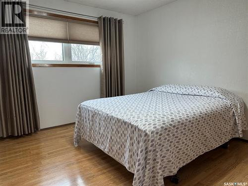 606 Staveley Crescent, Weyburn, SK - Indoor Photo Showing Bedroom