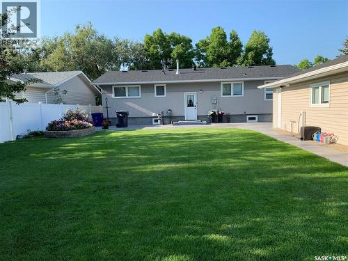 606 Staveley Crescent, Weyburn, SK - Outdoor