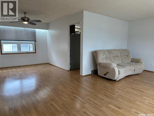 606 Staveley Crescent, Weyburn, SK - Indoor