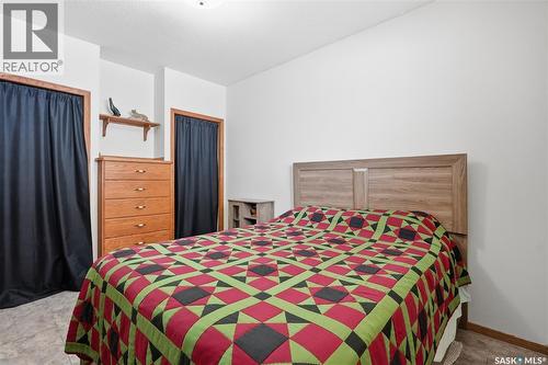 214 Forsyth Court, Saskatoon, SK - Indoor Photo Showing Bedroom