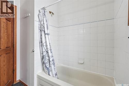 214 Forsyth Court, Saskatoon, SK - Indoor Photo Showing Bathroom