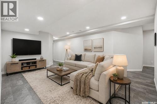 214 Forsyth Court, Saskatoon, SK - Indoor Photo Showing Living Room