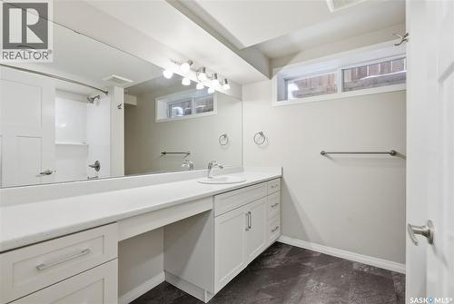 214 Forsyth Court, Saskatoon, SK - Indoor Photo Showing Bathroom