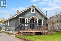 121 Spruce Avenue Sparwood, BC V0B 2G0
