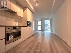 413 - 121 ST PATRICK STREET Toronto, ON M5T 3C1