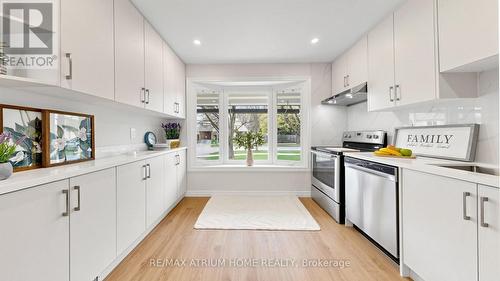 13 Applegate Crescent, Toronto, ON - Indoor Photo Showing Kitchen