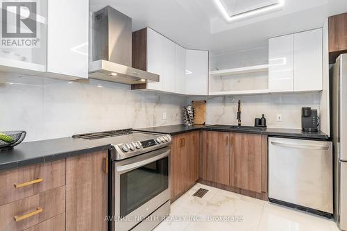 406 Verdon Private, Ottawa, ON - Indoor Photo Showing Kitchen With Stainless Steel Kitchen