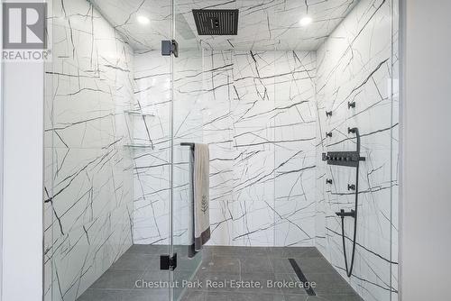 Upgraded shower in the 4 pc bathroom - 1 Windrose Valley Boulevard, Clearview, ON - Indoor
