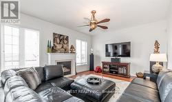 THE PERFECT ROOM FOR FAMILY AND FRIENDS TO ENJOY. - 