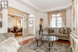 FORMAL AND ELEGANT LIVINGROOM. - 