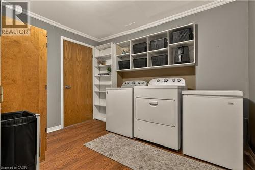 5119 Cherryhill Crescent, Burlington, ON - Indoor Photo Showing Laundry Room