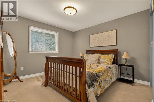 5119 Cherryhill Crescent, Burlington, ON - Indoor Photo Showing Bedroom