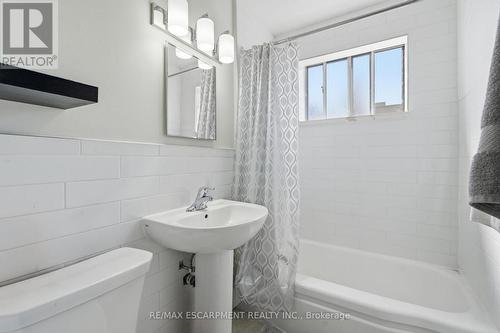1254 Fennell Avenue E, Hamilton, ON - Indoor Photo Showing Bathroom