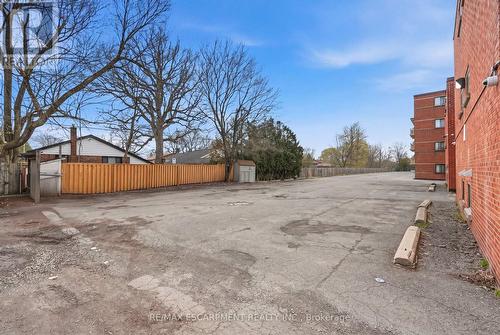 1254 Fennell Avenue E, Hamilton, ON - Outdoor