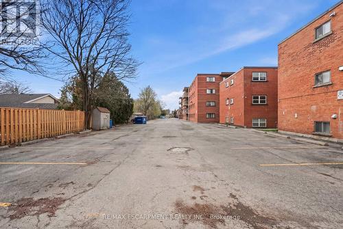 1254 Fennell Avenue E, Hamilton, ON - Outdoor