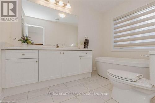 172 Beckview Drive, Kitchener, ON - Indoor Photo Showing Bathroom