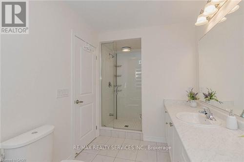 172 Beckview Drive, Kitchener, ON - Indoor Photo Showing Bathroom