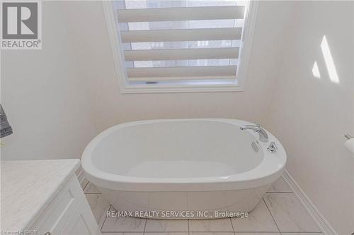 172 Beckview Drive, Kitchener, ON - Indoor Photo Showing Bathroom