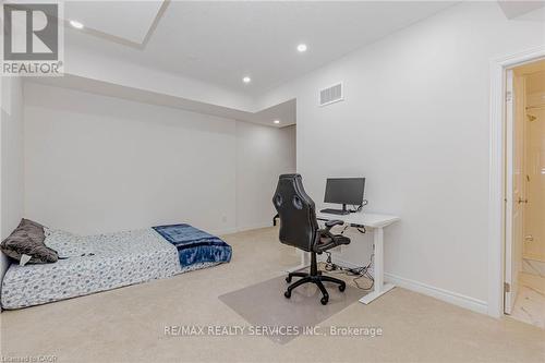 172 Beckview Drive, Kitchener, ON - Indoor Photo Showing Bedroom