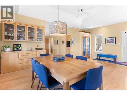 3990 June Springs Road, Kelowna, BC - Indoor Photo Showing Dining Room