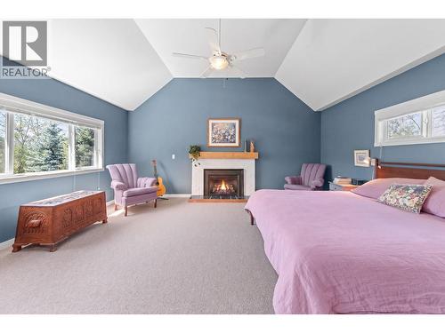 3990 June Springs Road, Kelowna, BC - Indoor Photo Showing Bedroom