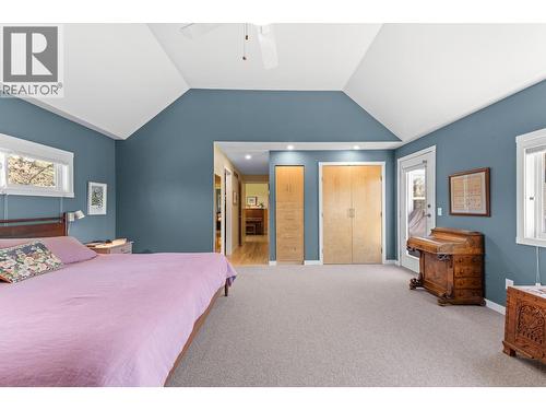 3990 June Springs Road, Kelowna, BC - Indoor Photo Showing Bedroom