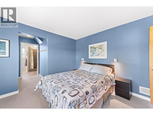 3990 June Springs Road, Kelowna, BC - Indoor Photo Showing Bedroom