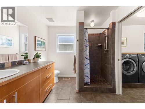 Main floor cheater ensuite - 3990 June Springs Road, Kelowna, BC - Indoor
