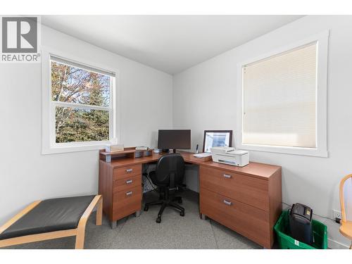 3990 June Springs Road, Kelowna, BC - Indoor Photo Showing Office
