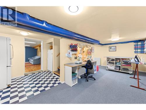 3990 June Springs Road, Kelowna, BC - Indoor