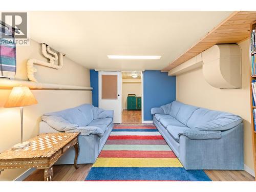 3990 June Springs Road, Kelowna, BC - Indoor
